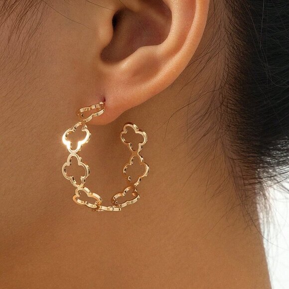 Yellow Gold Women's Design Hollow Out Small Flower Earring Set - Picture 1 of 4